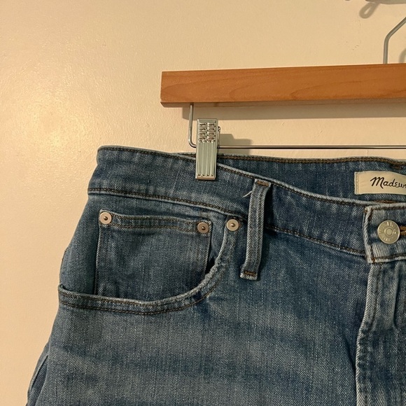 Madewell Plus The Curvy Perfect Jean Short in Baylis Wash - Picture 6 of 12